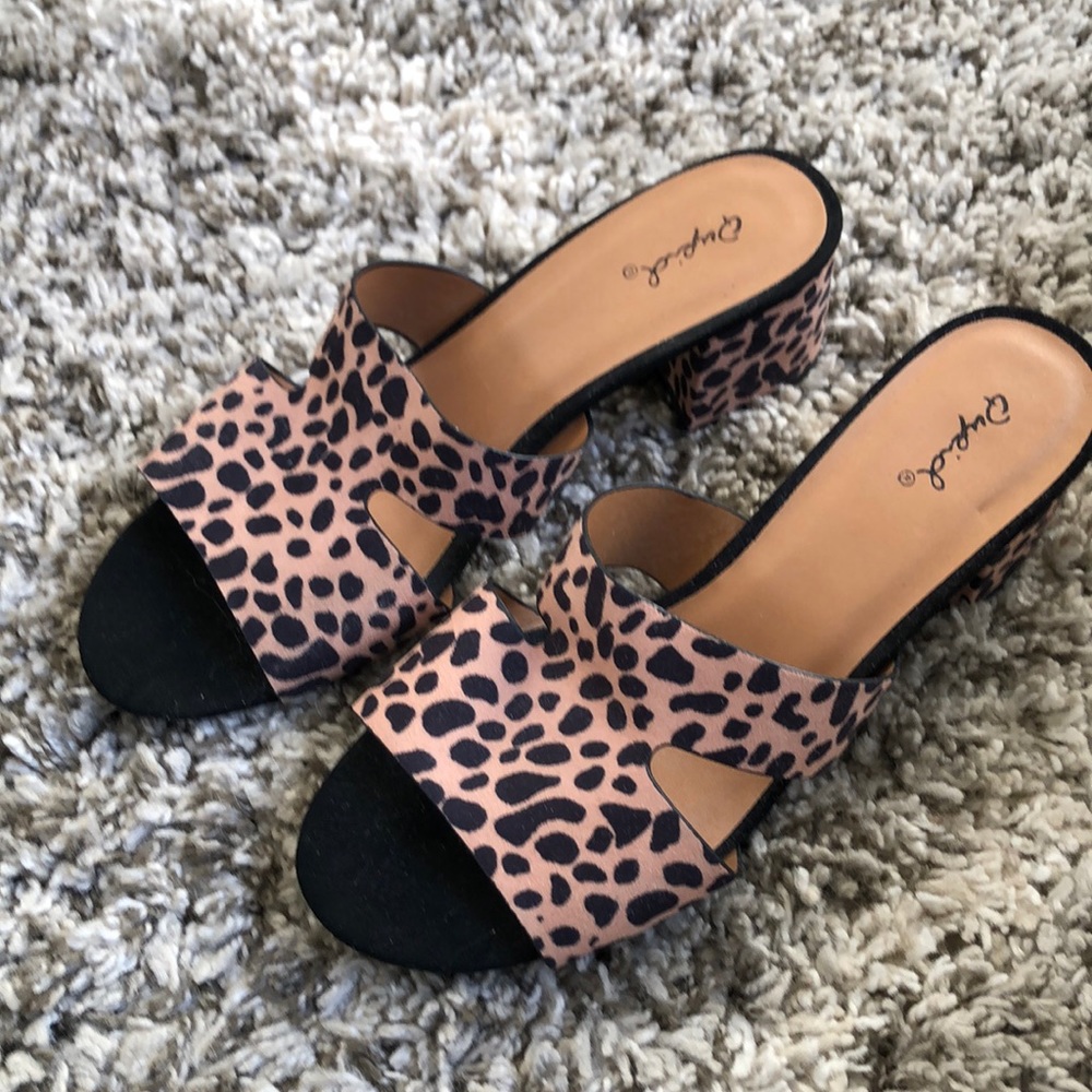 Cheetah Print Sandals With Block Heels, Size 9, Q… - image 1